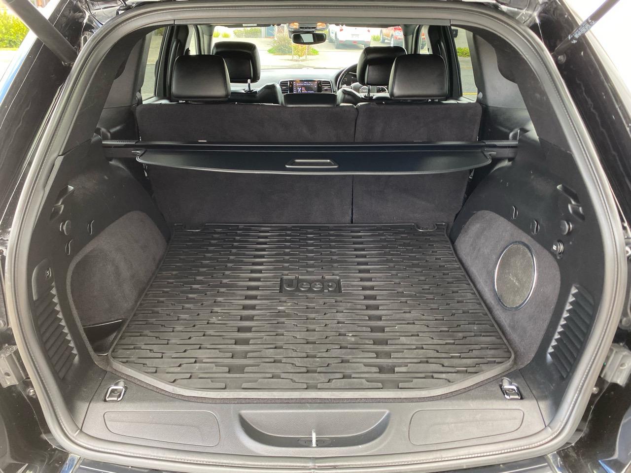 2020 Jeep GRAND CHEROKEE