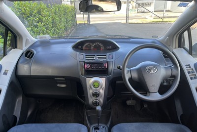 2007 Toyota Vitz - Thumbnail