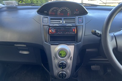 2007 Toyota Vitz - Thumbnail