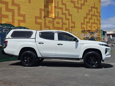 2020 Mitsubishi Triton - Thumbnail