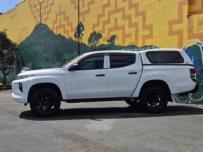 2020 Mitsubishi Triton - Thumbnail
