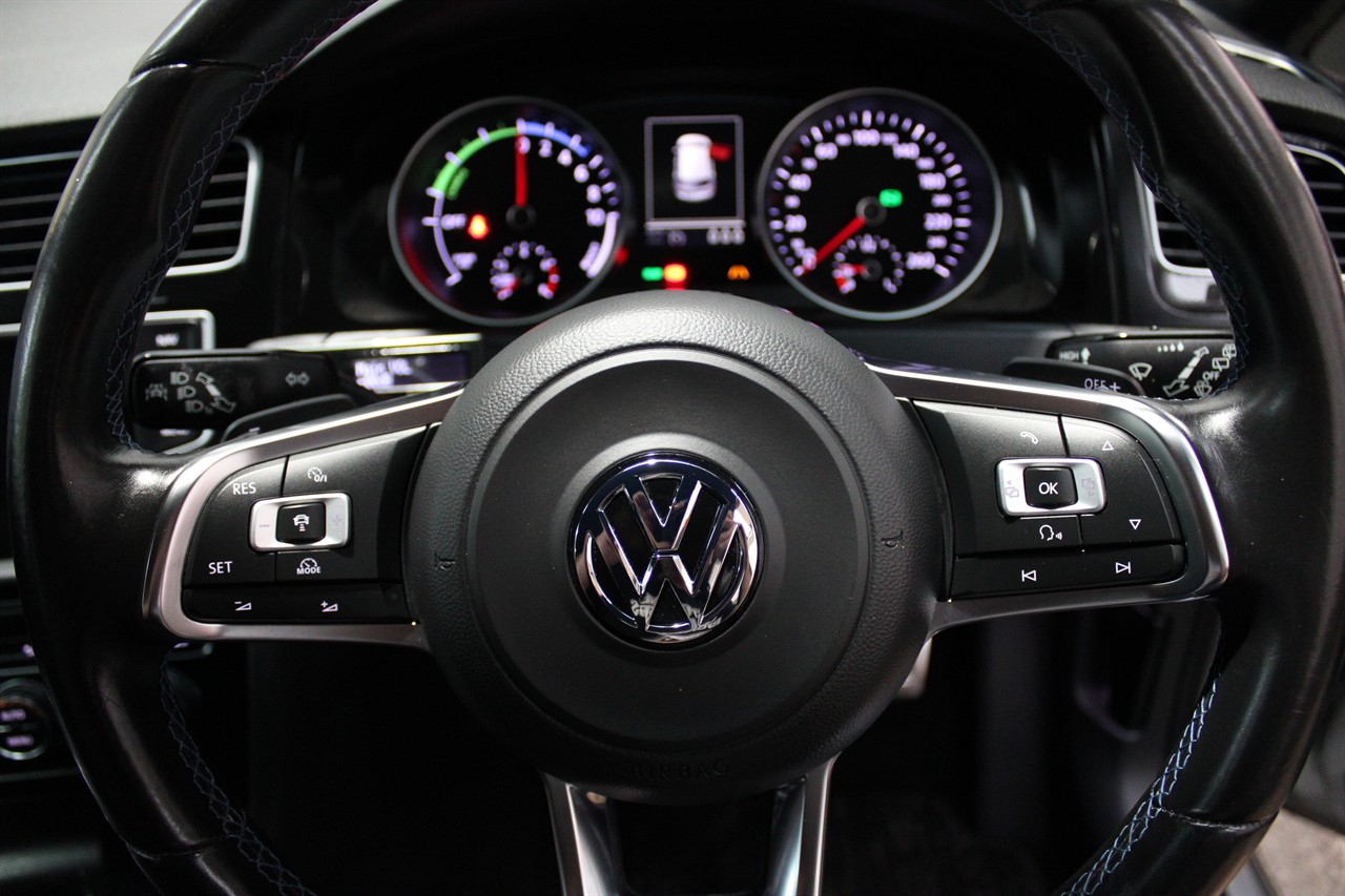 2016 Volkswagen GOLF