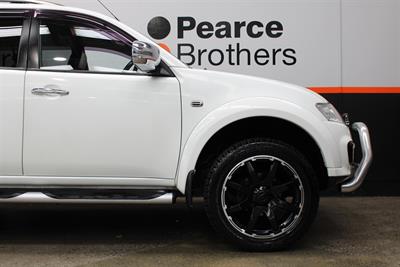 2015 Mitsubishi Challenger - Thumbnail