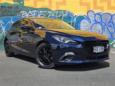 2015 Mazda Axela - Thumbnail