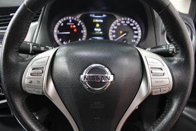 2017 Nissan Navara - Thumbnail