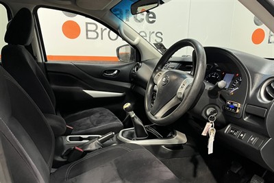 2016 Nissan Navara - Thumbnail