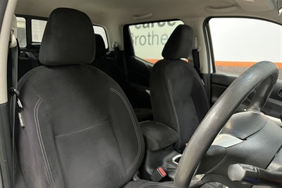 2016 Nissan Navara - Thumbnail