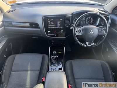 2021 Mitsubishi Outlander - Thumbnail