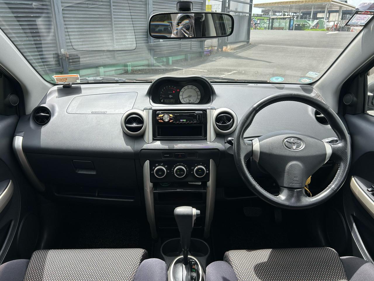 2004 Toyota Ist