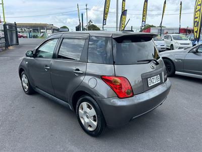 2004 Toyota Ist - Thumbnail