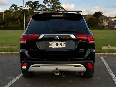 2021 Mitsubishi Outlander - Thumbnail