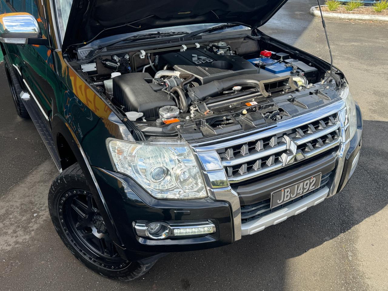 2015 Mitsubishi Pajero