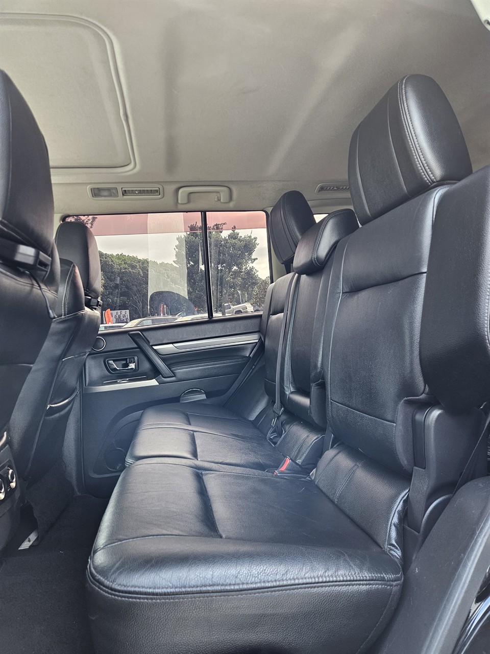 2015 Mitsubishi Pajero