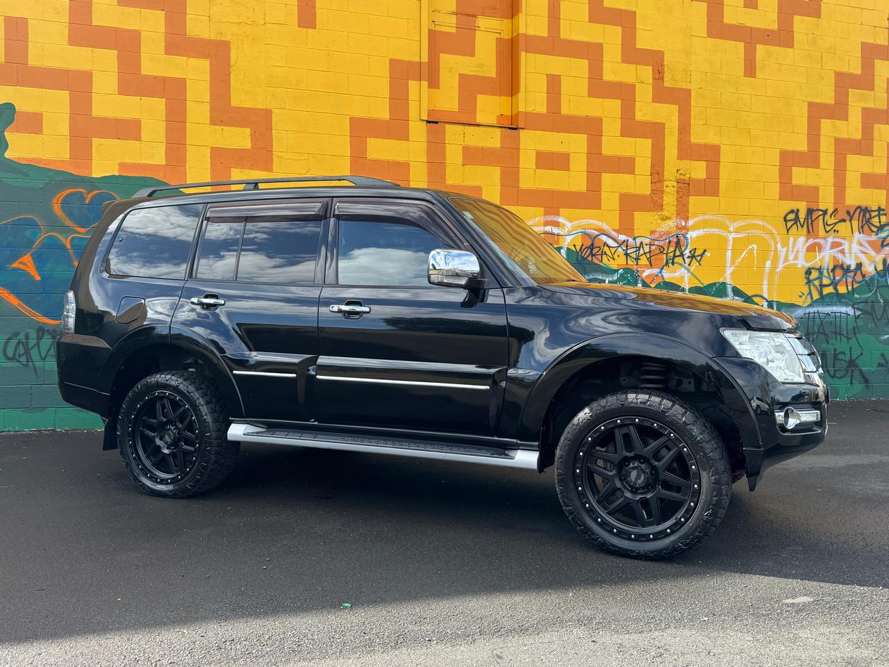 2015 Mitsubishi Pajero