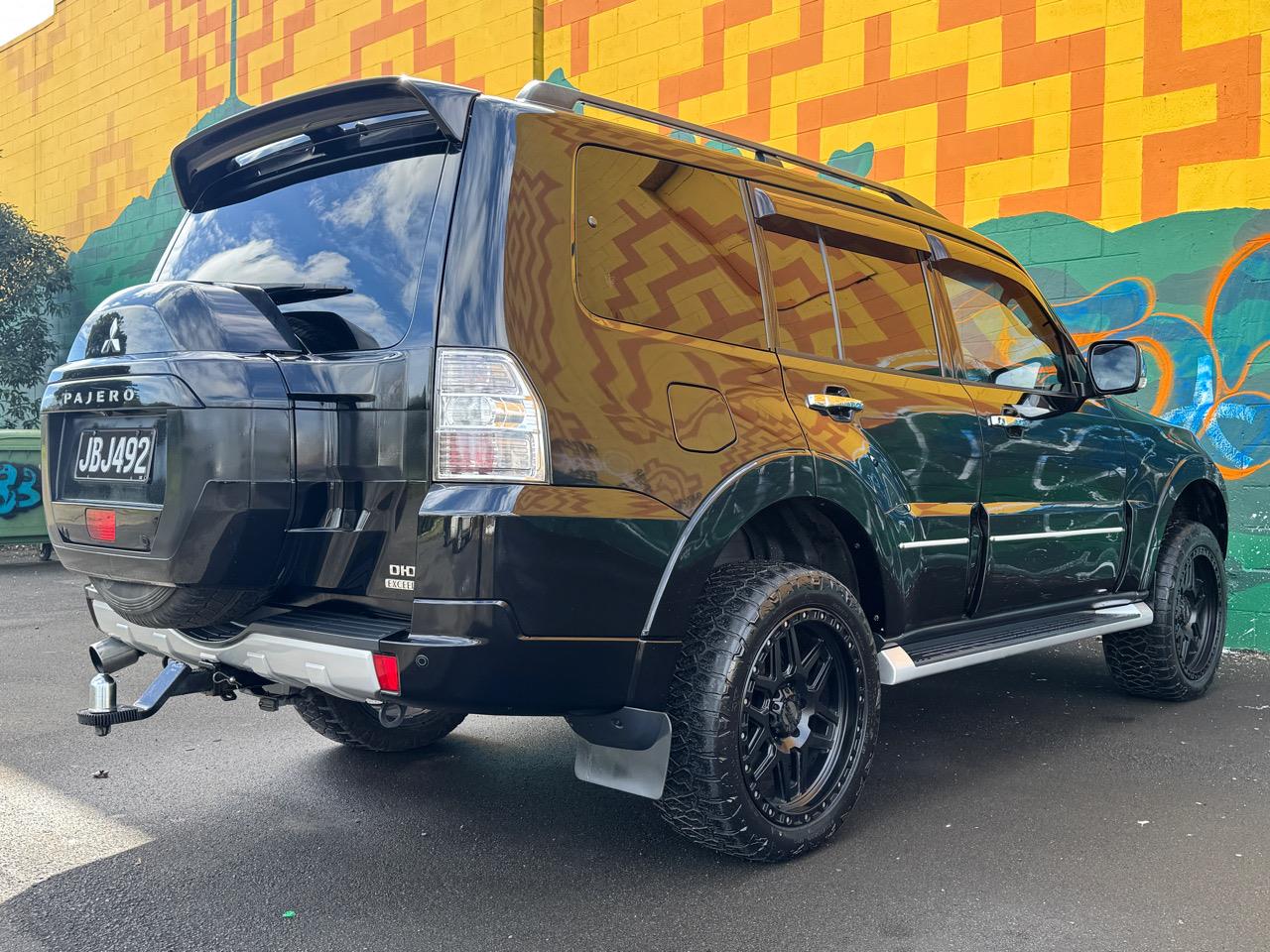 2015 Mitsubishi Pajero