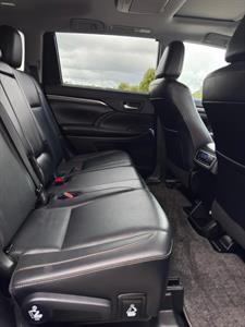 2019 Toyota Highlander - Thumbnail