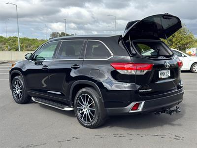 2019 Toyota Highlander - Thumbnail