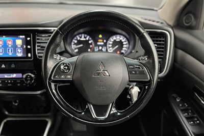 2018 Mitsubishi Outlander - Thumbnail
