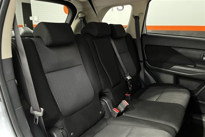 2018 Mitsubishi Outlander - Thumbnail