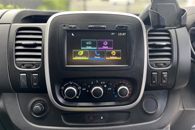 2022 Renault Trafic - Thumbnail