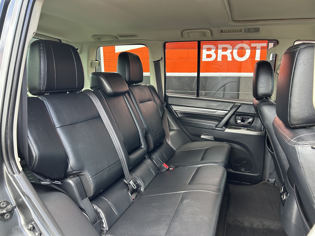 2018 Mitsubishi Pajero