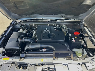 2018 Mitsubishi Pajero - Thumbnail