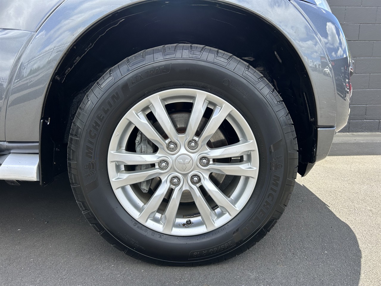 2018 Mitsubishi Pajero