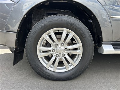 2018 Mitsubishi Pajero - Thumbnail