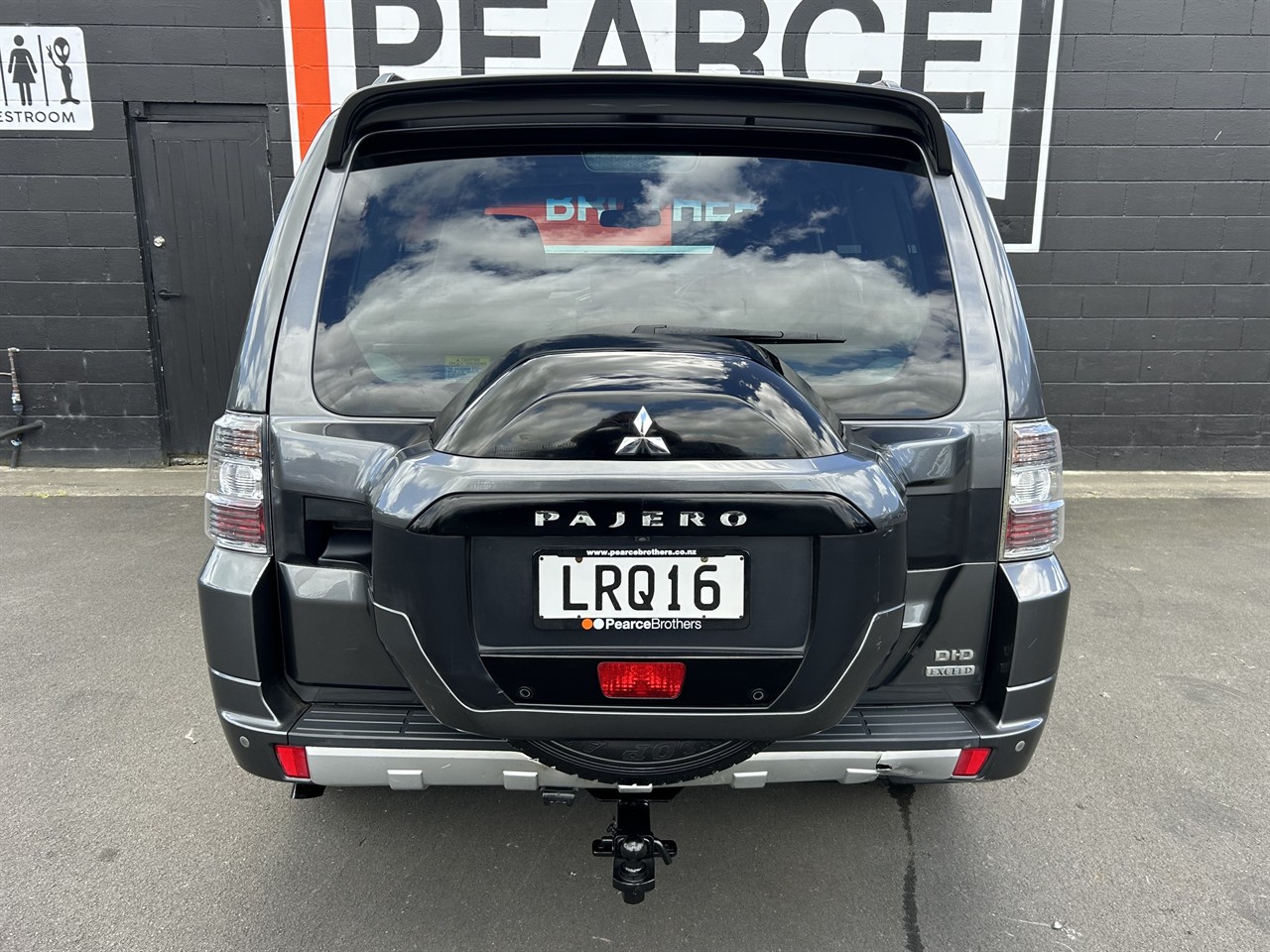 2018 Mitsubishi Pajero