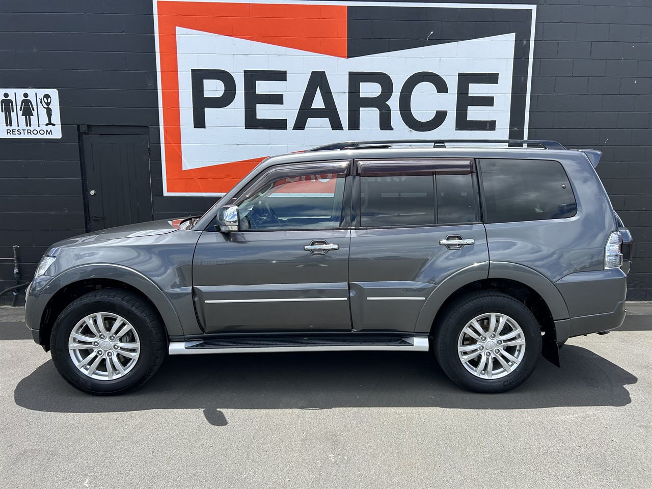 2018 Mitsubishi Pajero