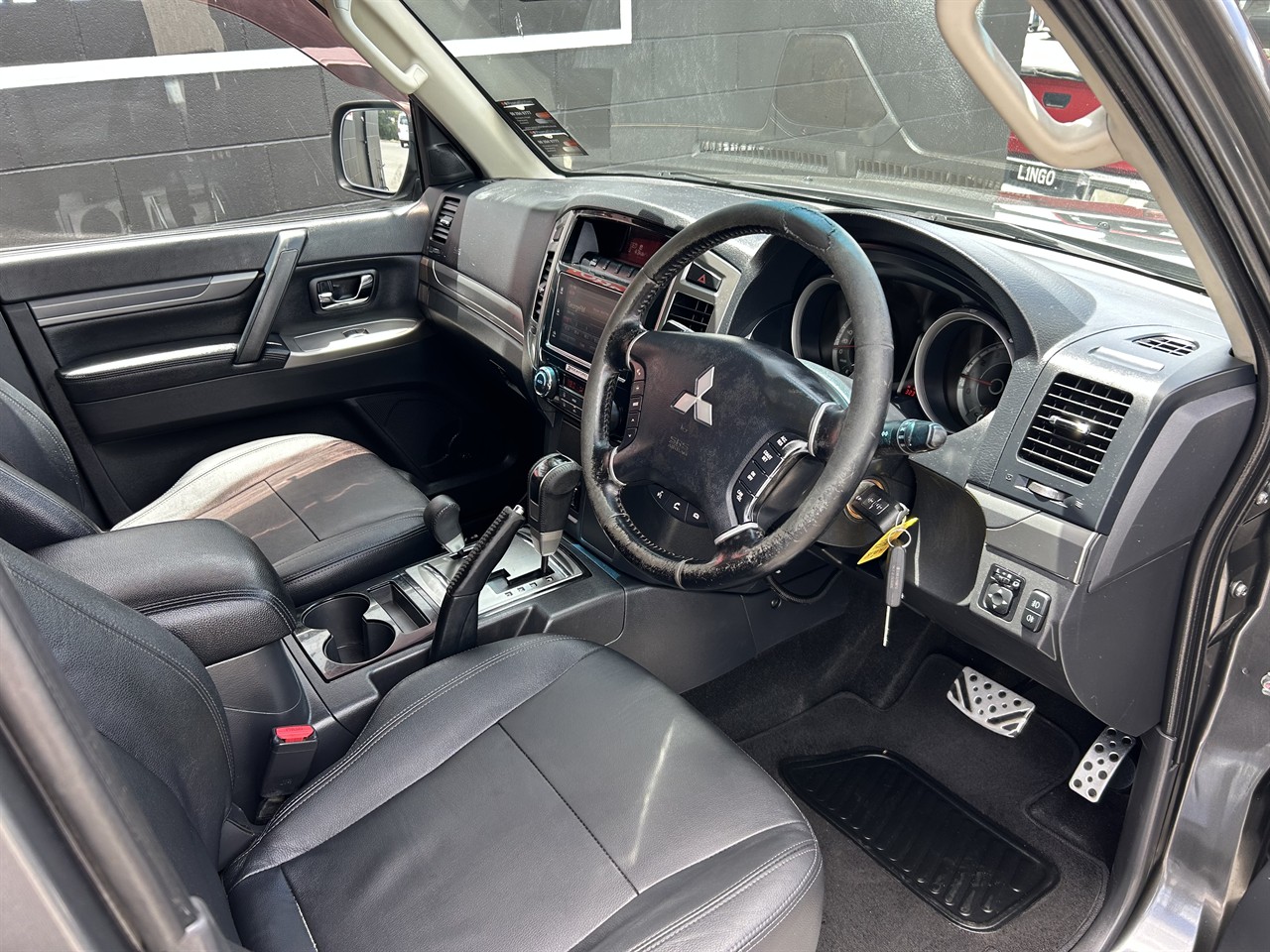 2018 Mitsubishi Pajero
