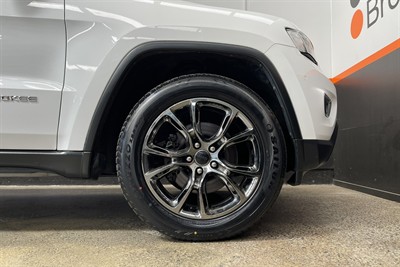 2016 Jeep Grand Cherokee - Thumbnail