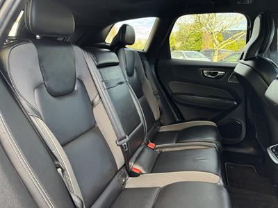 2020 Volvo Xc60 - Thumbnail