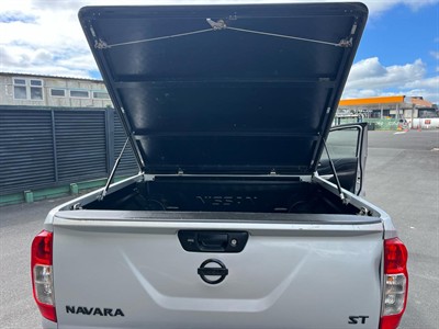 2017 Nissan Navara - Thumbnail