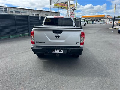 2017 Nissan Navara - Thumbnail