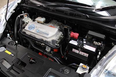 2012 Nissan Leaf - Thumbnail