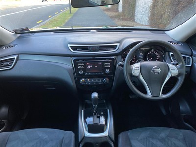 2015 Nissan X-Trail - Thumbnail