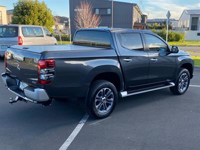 2023 Mitsubishi Triton - Thumbnail