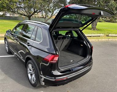 2019 Volkswagen Tiguan - Thumbnail