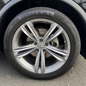 2019 Volkswagen Tiguan - Thumbnail
