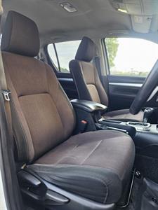 2018 Toyota Hilux - Thumbnail