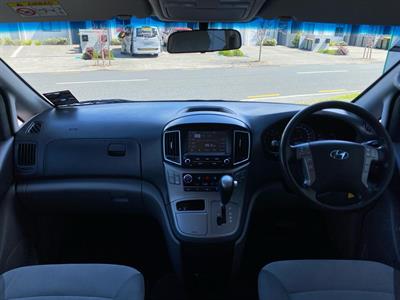 2016 Hyundai Imax - Thumbnail
