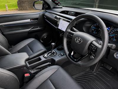 2025 Toyota Hilux - Thumbnail