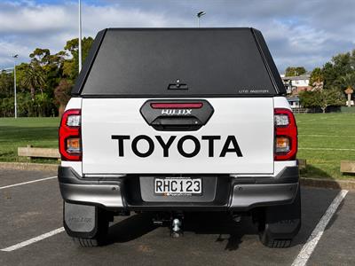 2025 Toyota Hilux - Thumbnail