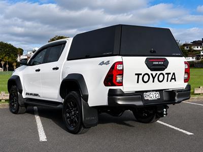 2025 Toyota Hilux - Thumbnail