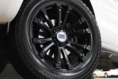 2018 Ford Everest - Thumbnail