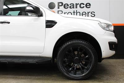 2018 Ford Everest - Thumbnail