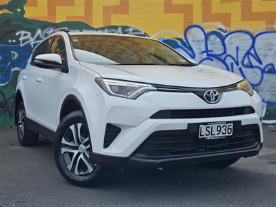 2018 Toyota RAV4 - Thumbnail