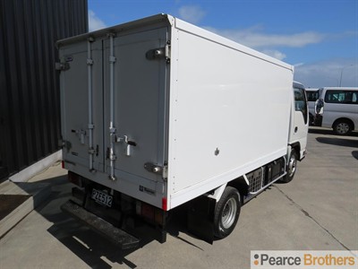 2014 Isuzu Elf - Thumbnail
