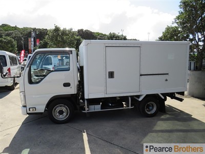 2014 Isuzu Elf - Thumbnail